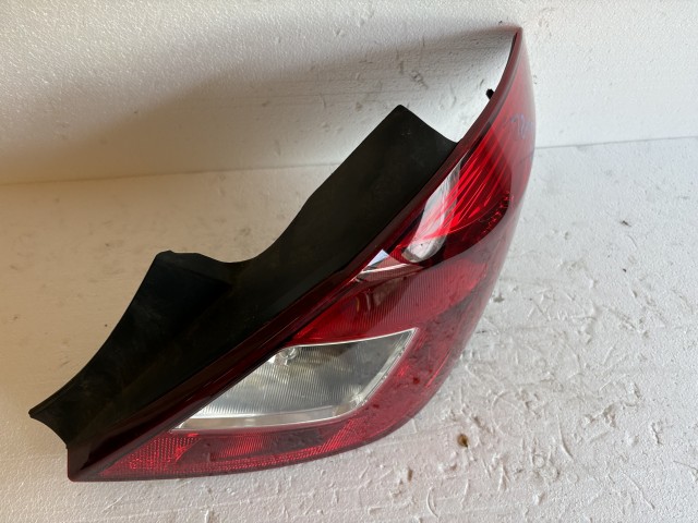 18153 Opel Corsa D 2006-2014  Jobb hátsó Lámpa Fényszóró