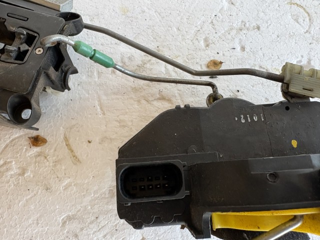 Opel Astra J 2009-2015 bal első Ajtózár