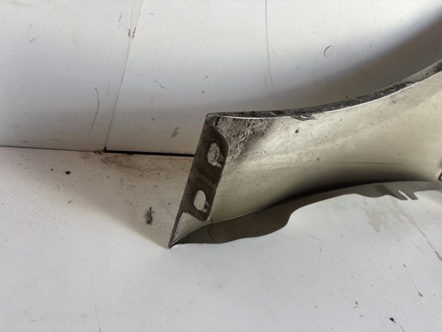 18176 Opel Astra J 2009-2015 Jobb első Sárvédő Ezüst  Z176