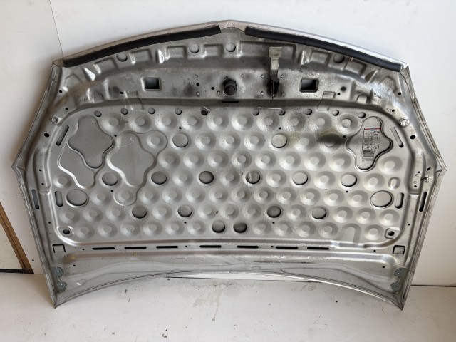 18184 Opel Astra H 2004-2010 Motorháztető Használt Ezüst Z157 