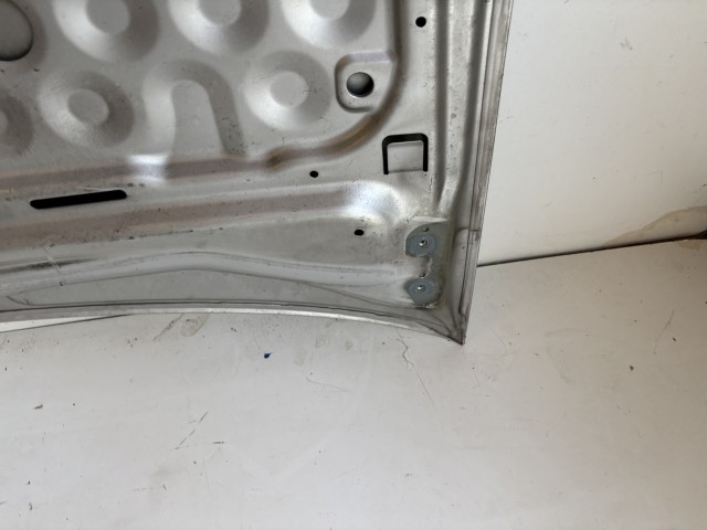 18184 Opel Astra H 2004-2010 Motorháztető Használt Ezüst Z157 