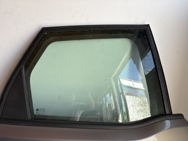 18186 Opel Meriva B 2010-2017 Jobb hátsó Ajtó Barna  Z40W