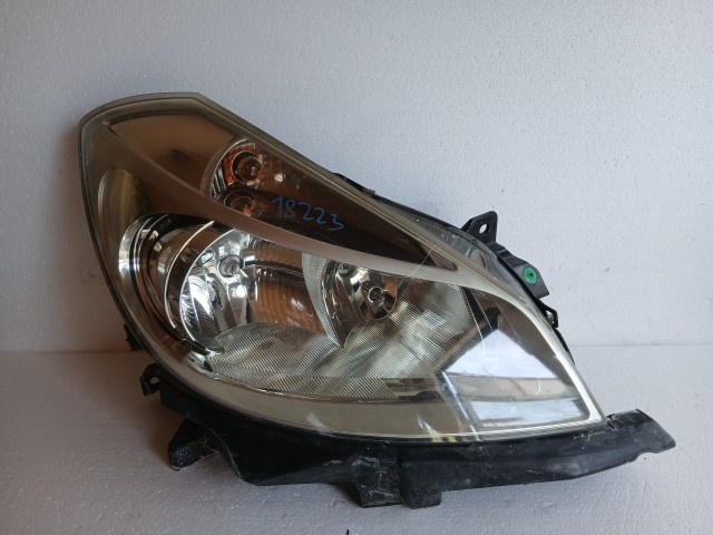 18223 Renault Clio III. 2007-2014 Jobb első Lámpa Fényszóró