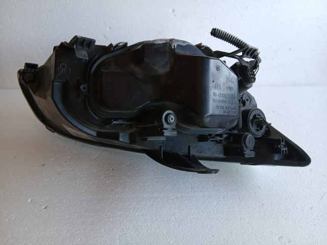 18233 Ford Focus II. 2004-2011 Bal első Lámpa Fényszóró