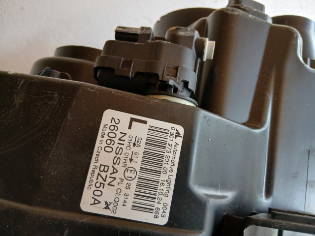 18255 Nissan NV400 2011-2016 Bal első Lámpa Fényszóró