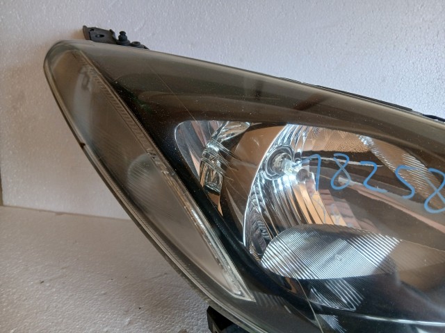 18258 Mazda 2(DY) 2006-2012 Jobb első Lámpa Fényszóró