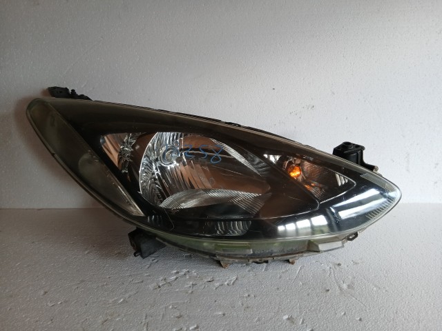 18258 Mazda 2(DY) 2006-2012 Jobb első Lámpa Fényszóró