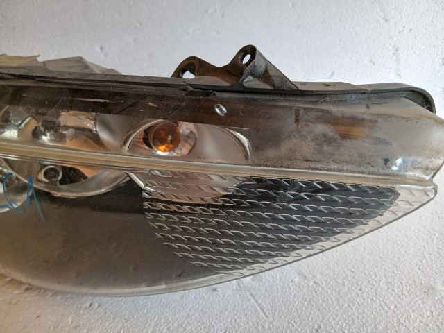 18261 Ford Fiesta Mk6 2008-2019 Jobb első Lámpa Fényszóró