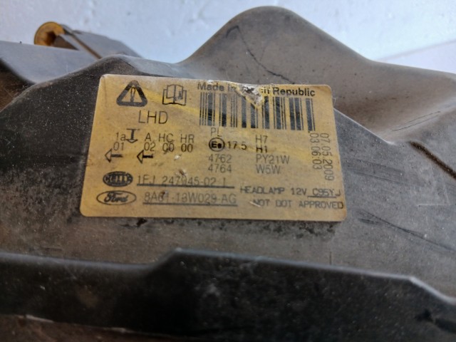 18261 Ford Fiesta Mk6 2008-2019 Jobb első Lámpa Fényszóró