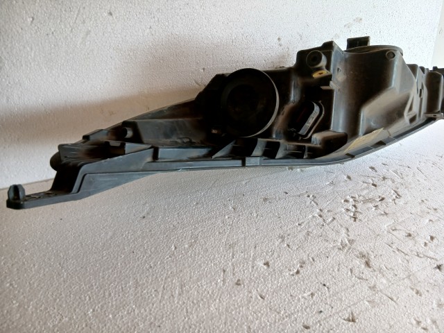 18261 Ford Fiesta Mk6 2008-2019 Jobb első Lámpa Fényszóró