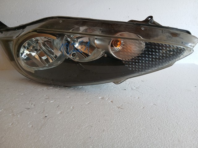 18261 Ford Fiesta Mk6 2008-2019 Jobb első Lámpa Fényszóró