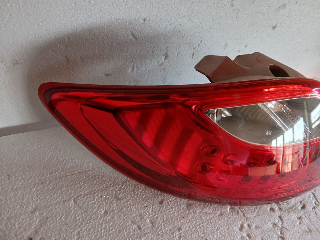18281 Mazda 2 2006-2012 Bal hátsó Lámpa