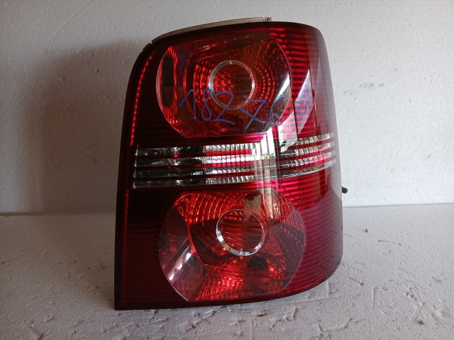 18276 Volkswagen Touran 2003-2015  Jobb hátsó Lámpa