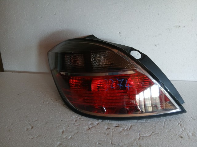 18274 Opel Astra H bal hátsó lámpa facelift 5 ajtós