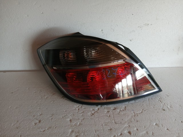 18274 Opel Astra H bal hátsó lámpa facelift 5 ajtós