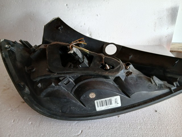 19272 Opel Astra H  Jobb hátsó Lámpa Fényszóró 5 ajtós facelift