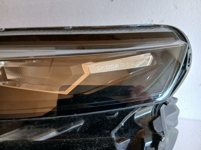 18271 Skoda Kamiq 2019-2023 Bal első Lámpa Fényszóró Ledes