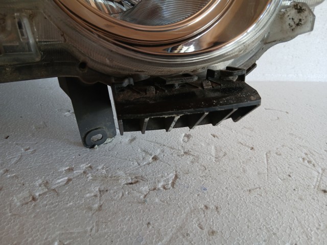 18288 Nissan X-Trail T31 2007-2013 Jobb első Lámpa Fényszóró Xenon