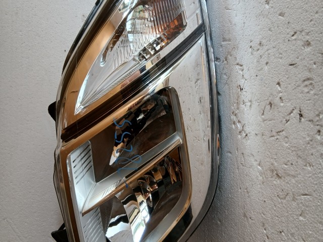 18255 Nissan NV400 2011-2016 Bal első Lámpa Fényszóró