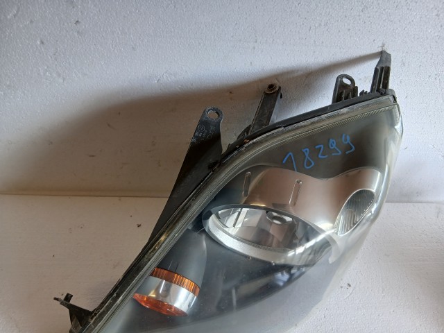 18299 Ford Fiesta v 2004-2008 Bal első Lámpa Fényszóró