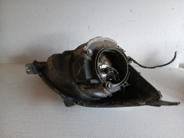 18299 Ford Fiesta v 2004-2008 Bal első Lámpa Fényszóró