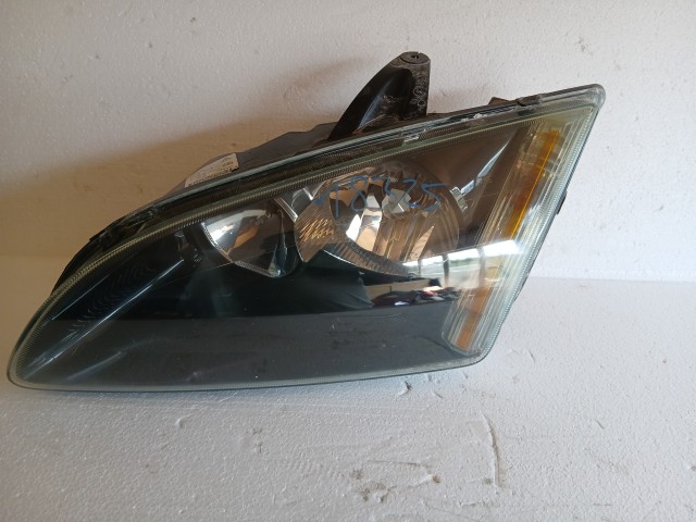 18325 Ford Focus II. 2004-2011 Bal első Lámpa Fényszóró