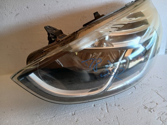 18332 Renault Clio III. 2007-2014 Bal első Lámpa Fényszóró