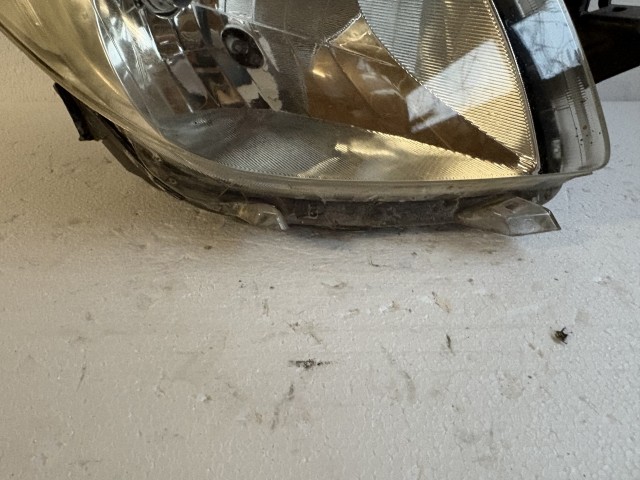 18366 Toyota Yaris II. 2005-2011(xp90) Jobb első Lámpa Fényszóró