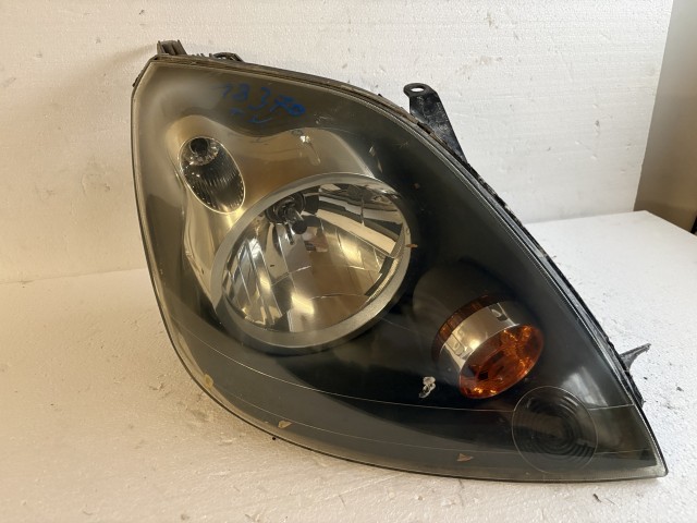 18370 Ford Fiesta V Jobb első Lámpa  Fényszóró