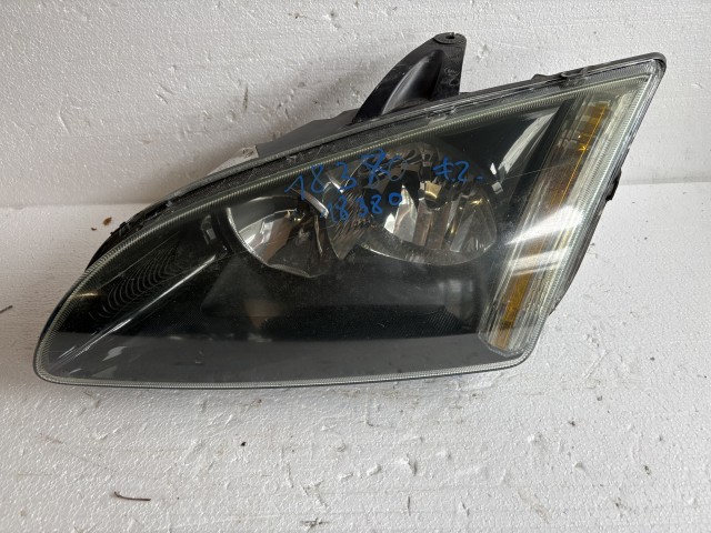 18380 Ford Focus II. 2004-2011 Bal első Lámpa Fényszóró