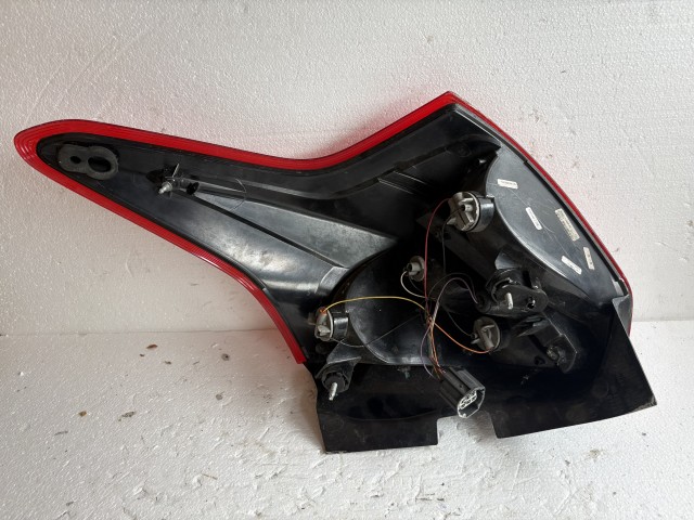 18408 Ford Focus Mk3 2011-2018 Kombi Bal hátsó Lámpa