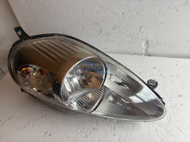 18422 Fiat Grande Punto  2005-2009 Jobb első Lámpa Fényszóró