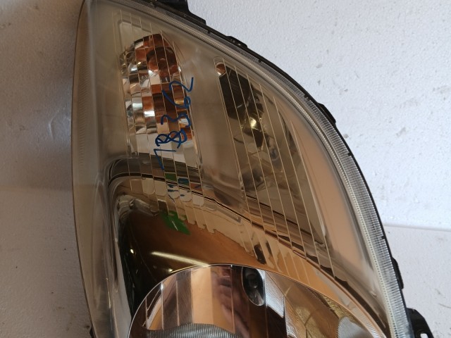 18362 Toyota Yaris II. 2005-2011(xp90)  Jobb első Lámpa Fényszóró
