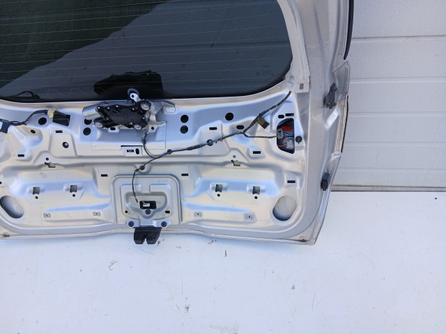 18315 Ford Focus Mk3 2011-2018 Kombi Csomagtérajtó Használt  Ezüst