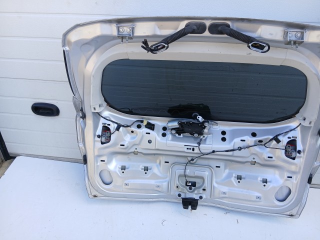 18315 Ford Focus Mk3 2011-2018 Kombi Csomagtérajtó Használt  Ezüst