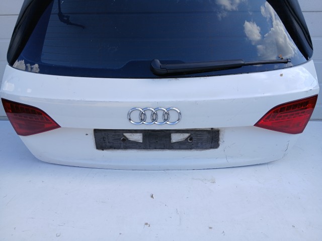 18313 Audi A4 (B8 - 8K) 2008-2015 Kombi Csomagtérajtó Használt  Feher