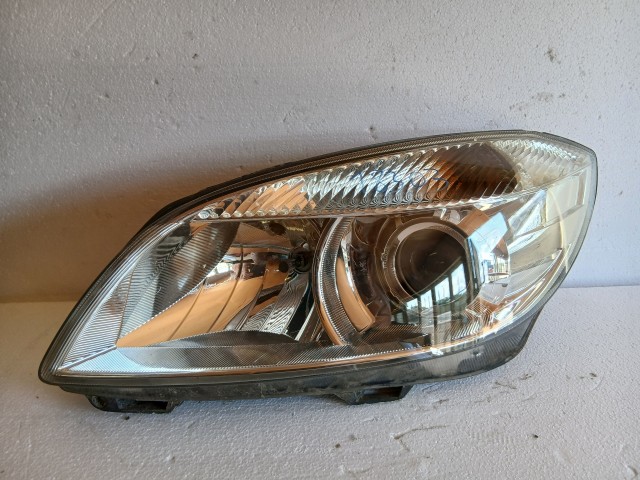 18303 Skoda Fabia II. Bal első Lámpa Fényszóró