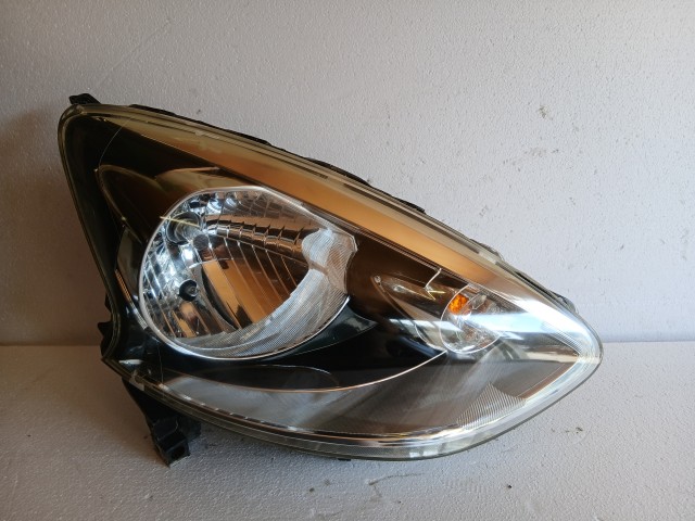 18302 Nissan Micra VI. K13 2010-2017 Jobb első Lámpa Fényszóró