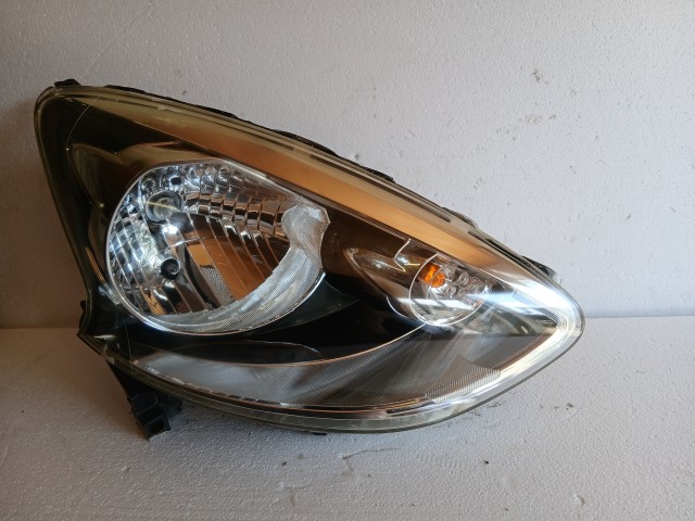 18302 Nissan Micra VI. K13 2010-2017 Jobb első Lámpa Fényszóró
