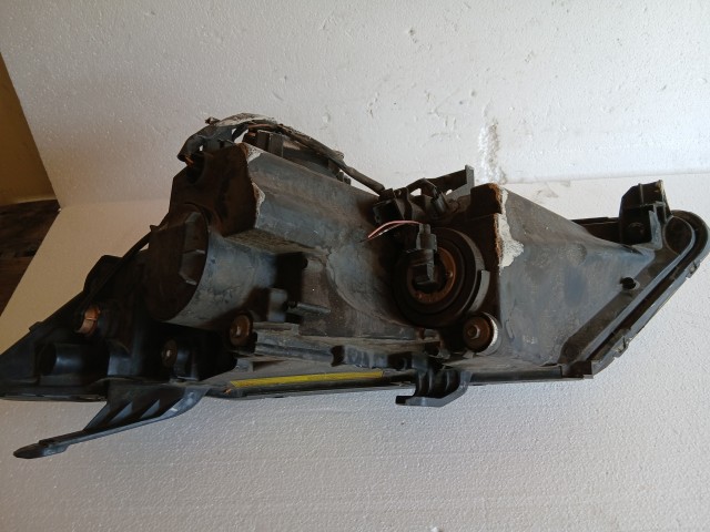 18300 Mitsubishi Outlander II 2006-2012 Jobb első Lámpa Fényszóró Xenon