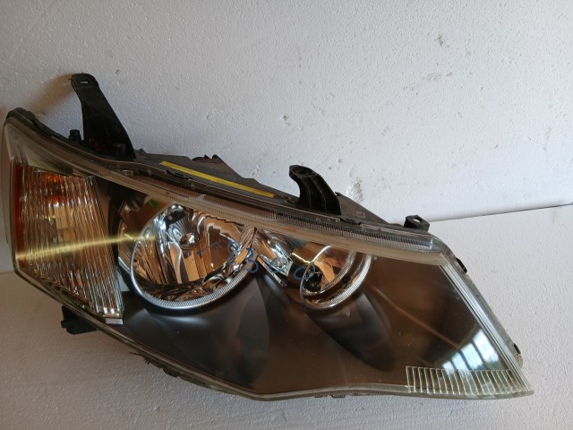 18300 Mitsubishi Outlander II 2006-2012 Jobb első Lámpa Fényszóró Xenon