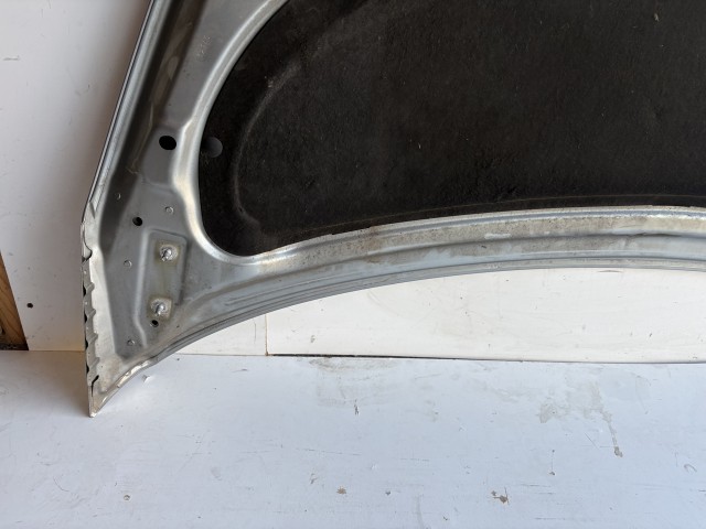18451 Opel Zafira C 2011-2017 Motorháztető Használt Ezüst  Z179 