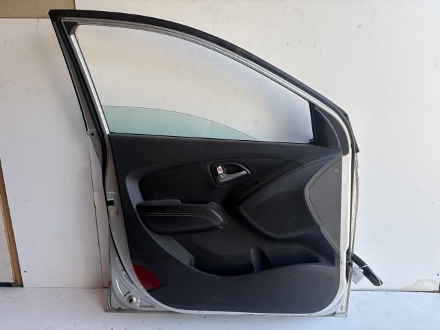 18455 Hyundai IX35 2010 Bal első Ajtó Ezüst