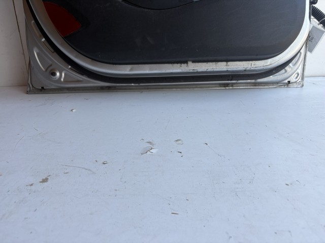 18455 Hyundai IX35 2010 Bal első Ajtó Ezüst