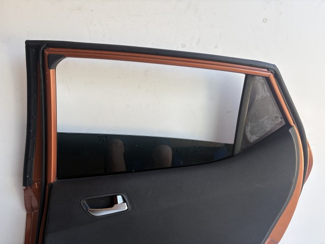 18458 Hyundai i10 (IA/BA)  2013-2019 Jobb hátsó Ajtó Mustár sárga 
