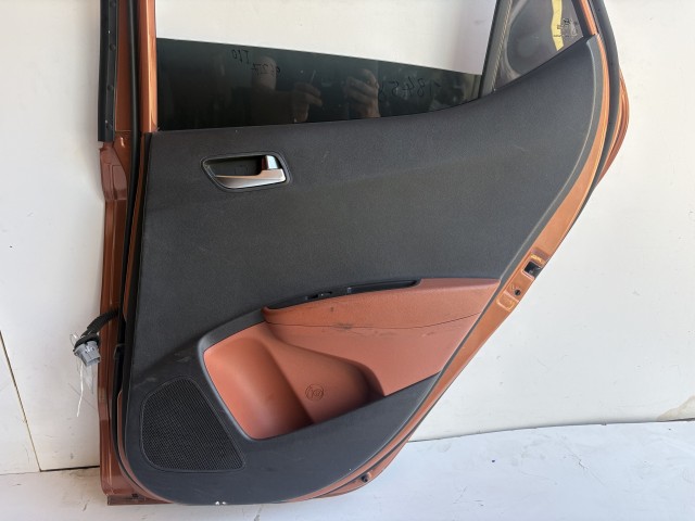 18458 Hyundai i10 (IA/BA)  2013-2019 Jobb hátsó Ajtó Mustár sárga 