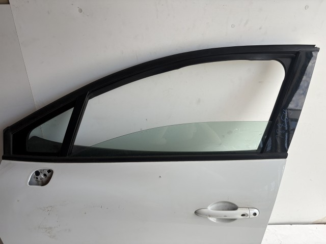 18459 Renault CLIO IV 2013-2019 Bal első Ajtó Fehér