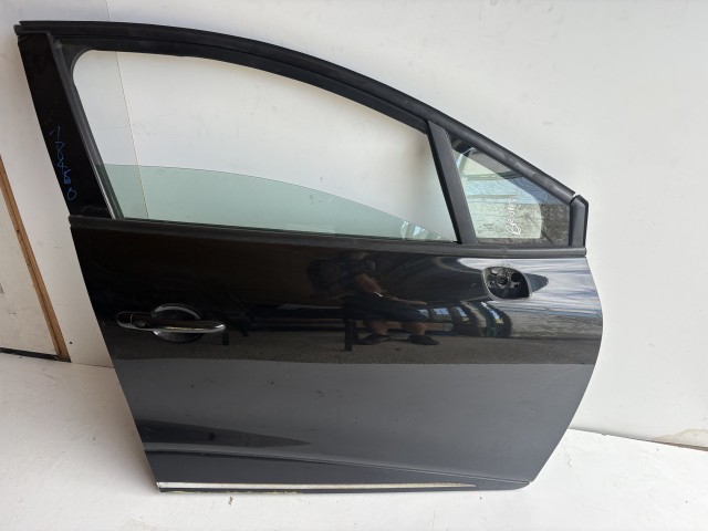 18460 Renault CLIO IV 2013-2019 Jobb első Ajtó Fekete