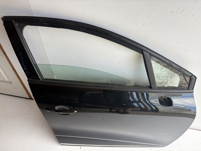 18460 Renault CLIO IV 2013-2019 Jobb első Ajtó Fekete