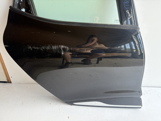 18642 Renault CLIO IV 2013-2019 Jobb hátsó Ajtó Fekete